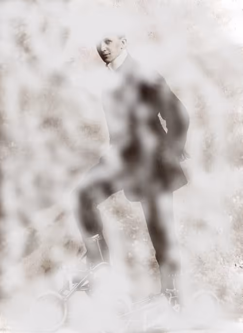 Item #85043563857425734787029872858228068518532895461354812368453170851643129856001 Media