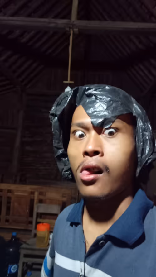 Item #439049340968981866709079485805570550088941763084455559998263085422635646977 Media