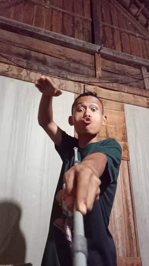 Item #439049340968981866709079485805570550088941763084455559998263155791379824641 Media