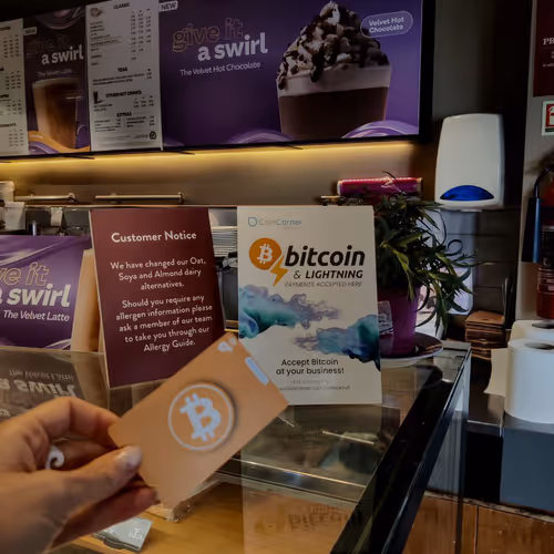 freedogecoin.lens-Collect-575