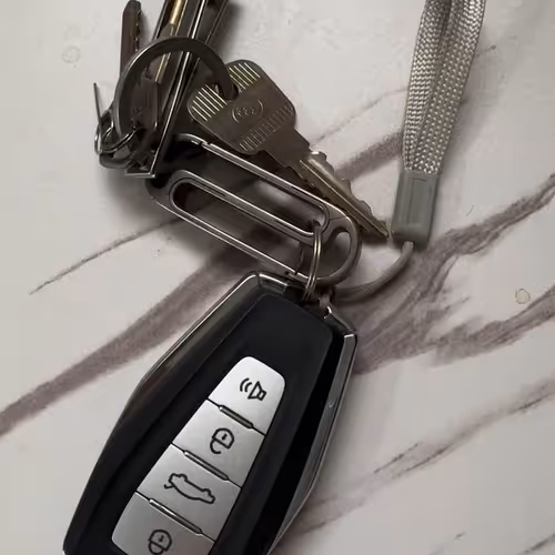 tuytiyuiouy